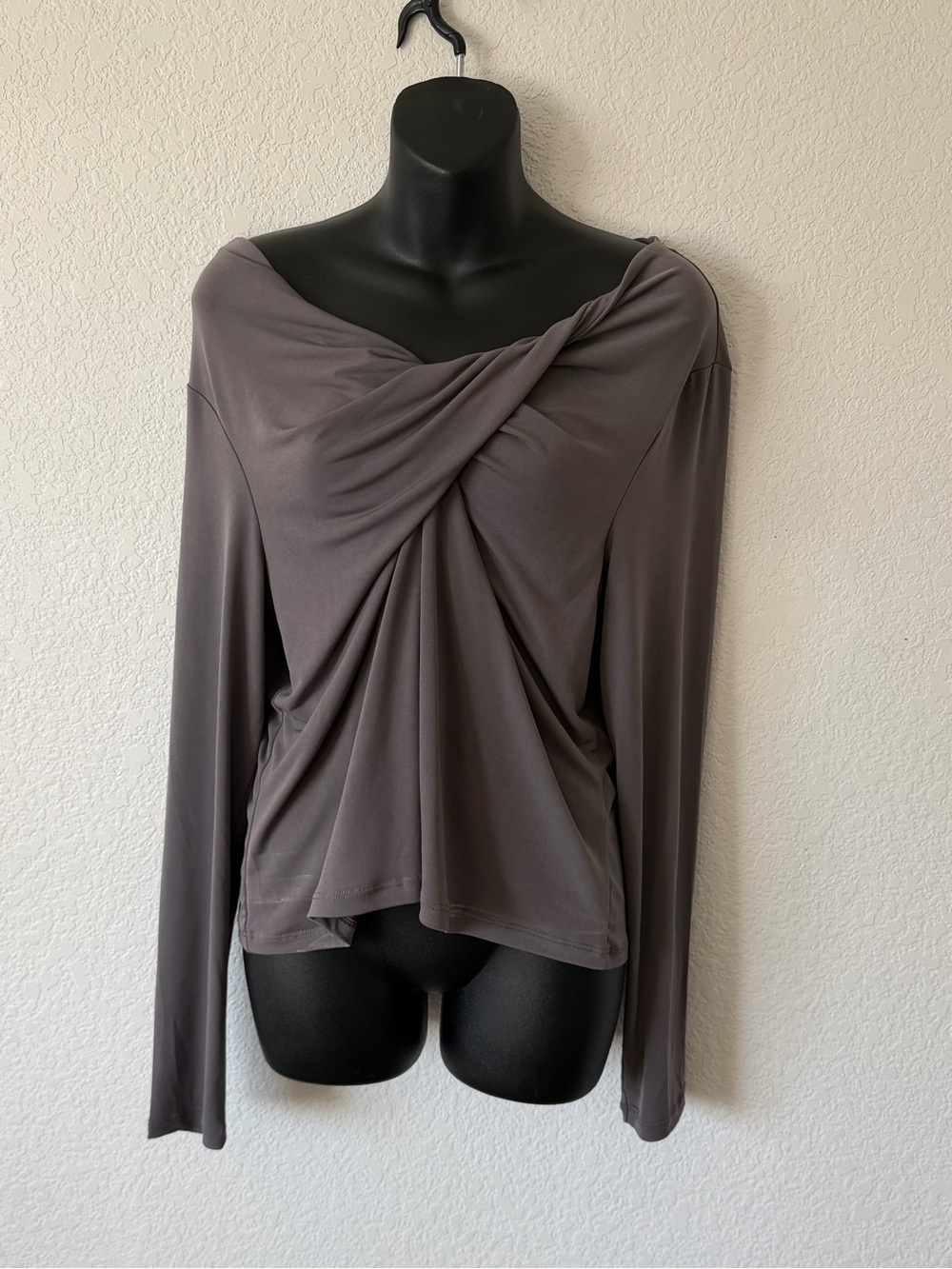 Earthy Twist-Front Long Sleeve Top ✨